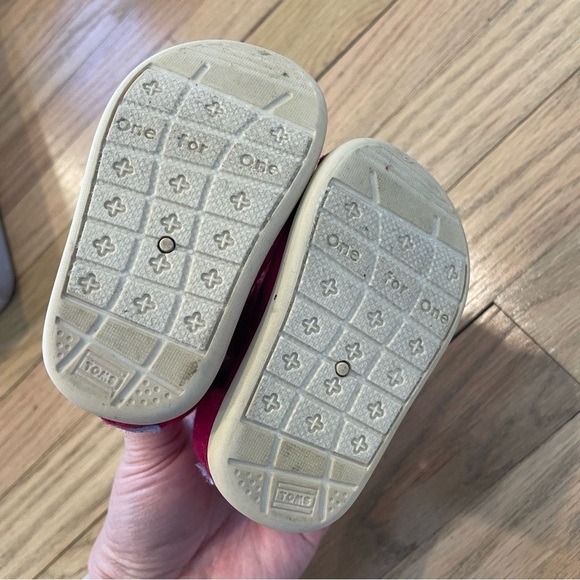 Toms 2 Pairs Baby Shoes- Botas Wool & Canvas - Picture 6 of 8